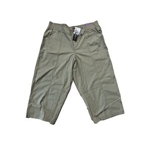 NWT Lane Bryant Woman's Capri Pants Size 16 Straight Leg Cotton Spandex Green‎